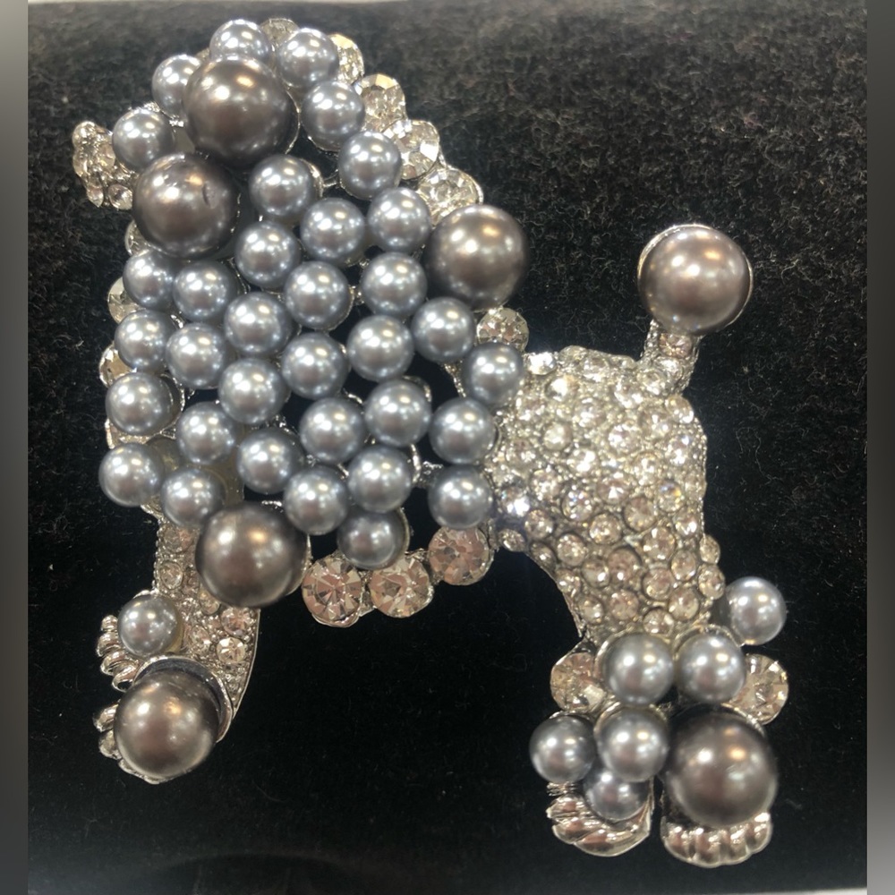 Gray Pearl Poodle Dog Puppy Animal Brooch Pin with Rhinestone